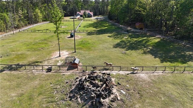 104 Bridle Path Lane, Carthage, NC 28327