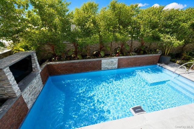 28 Durges Street, Staten Island, NY 10304