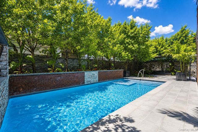 28 Durges Street, Staten Island, NY 10304