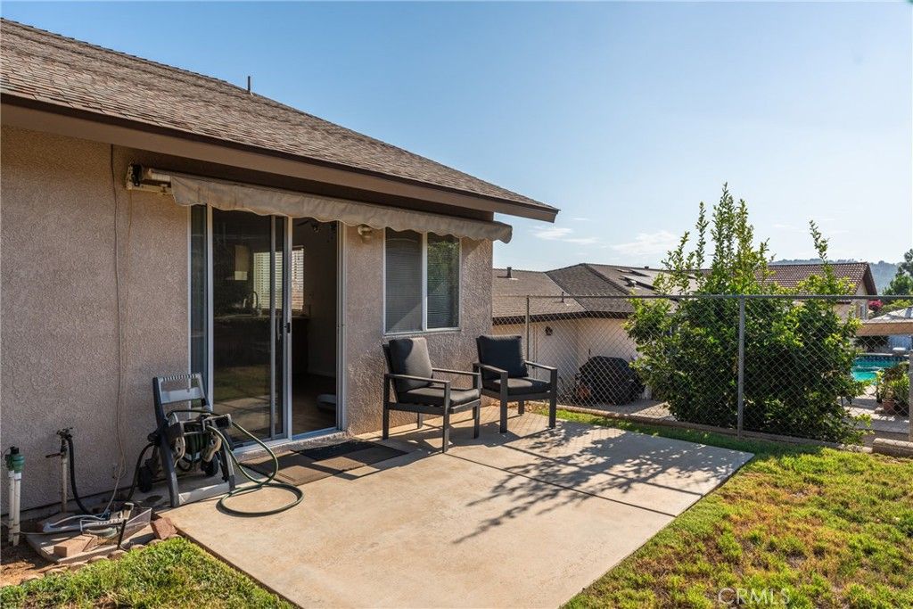 14407 Laurel Drive, Riverside, CA 92503 — photo 4