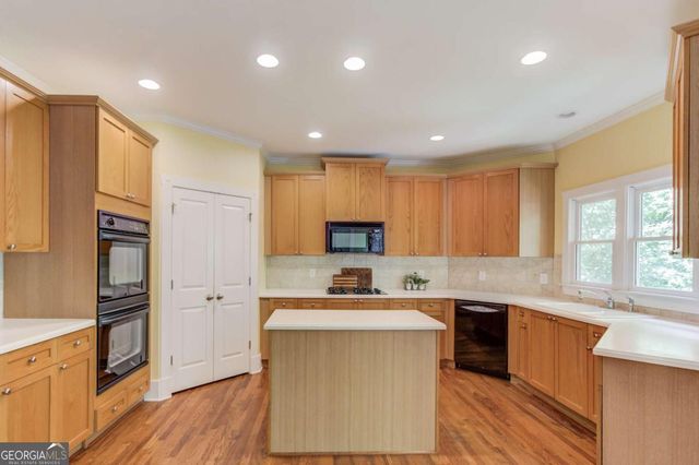 5989 Grand Loop Road, Sugar Hill, GA 30518