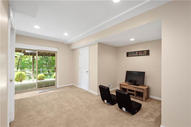 8002 Pressley Court, Mccandless, PA 15237
