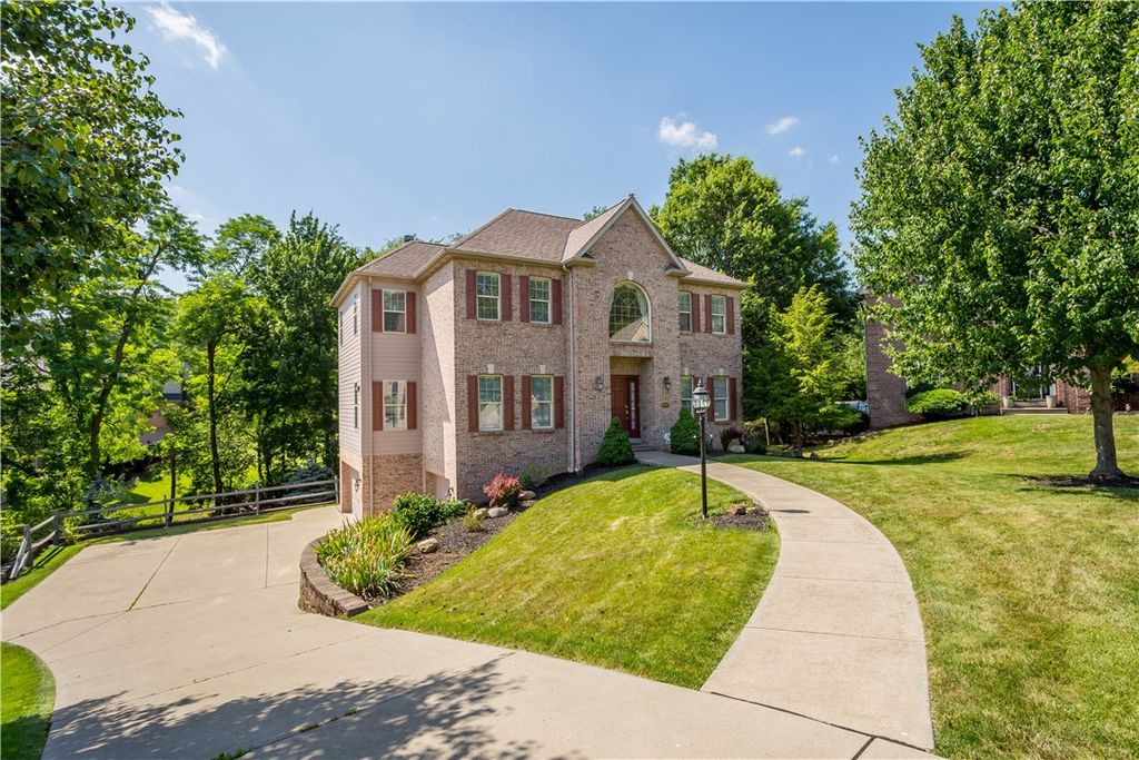 8002 Pressley Court, Mccandless, PA 15237