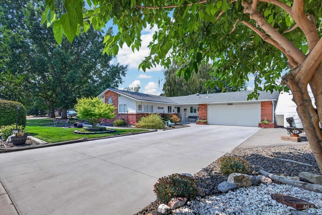 3210 Wisconsin Ave, Caldwell, ID 83605 photo 1