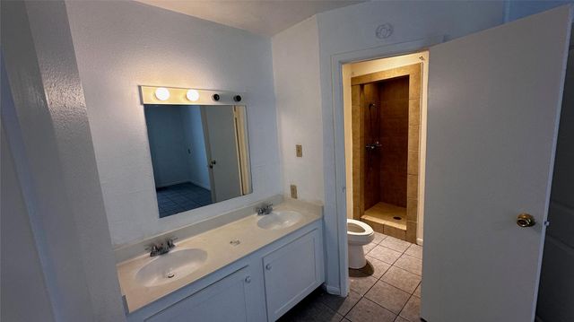 9090 S Braeswood Boulevard 89, Houston, TX 77074