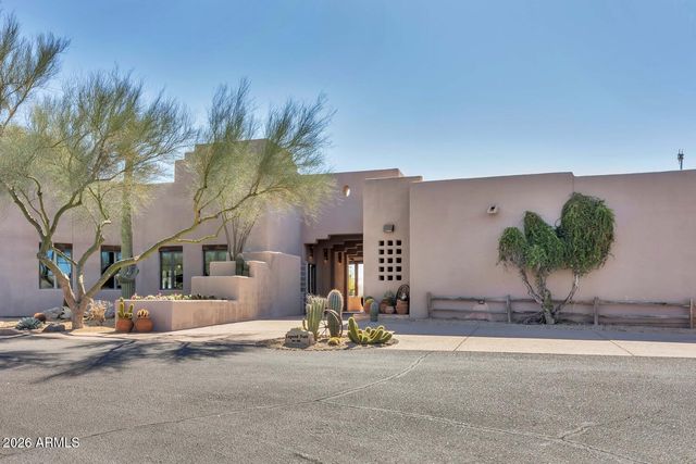 9860 E Roadrunner Drive, Scottsdale, AZ 85262