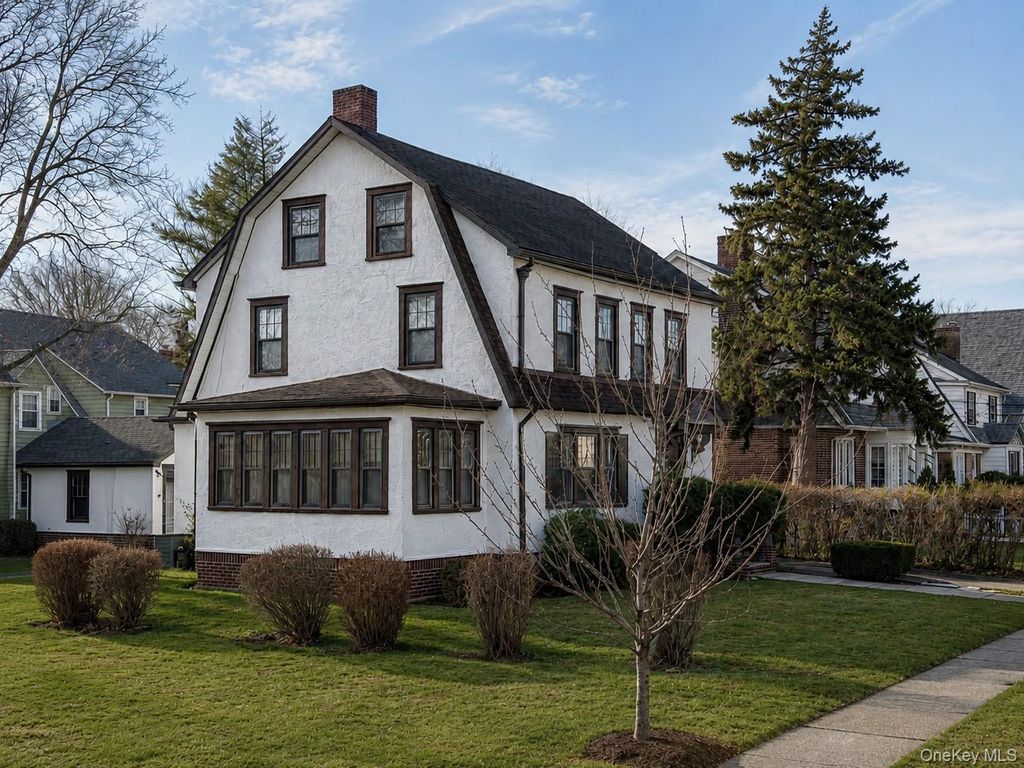 330 E Devonia Avenue, Mount Vernon, NY 10552