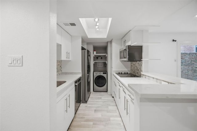 1909 Brun Street 9, Houston, TX 77019