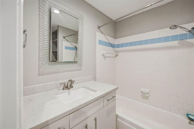1909 Brun Street 9, Houston, TX 77019