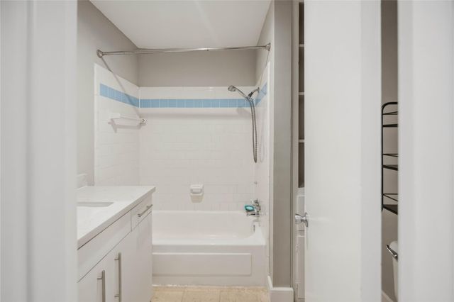 1909 Brun Street 9, Houston, TX 77019