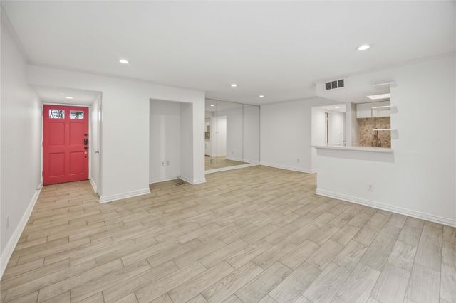 1909 Brun Street 9, Houston, TX 77019