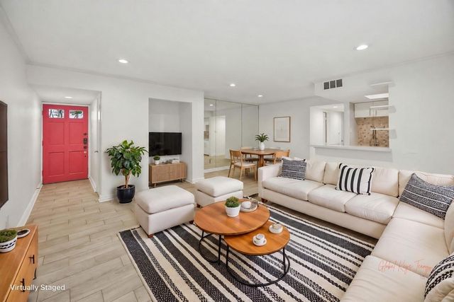 1909 Brun Street 9, Houston, TX 77019