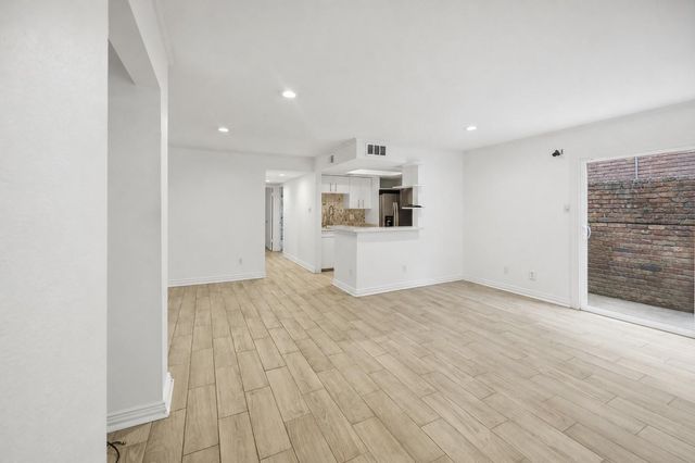 1909 Brun Street 9, Houston, TX 77019