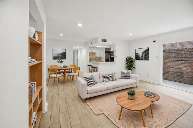 1909 Brun Street 9, Houston, TX 77019