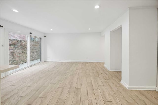 1909 Brun Street 9, Houston, TX 77019
