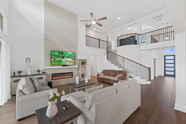 751 Emerald Valley Drive, Ovilla, TX 75154