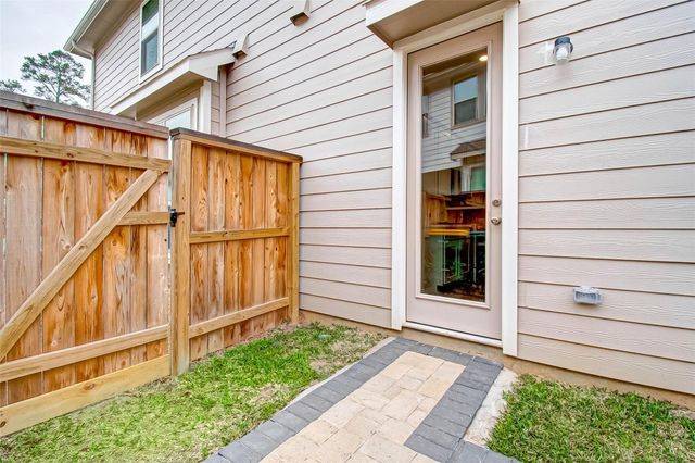 617 Aspen Falls Court, Conroe, TX 77304