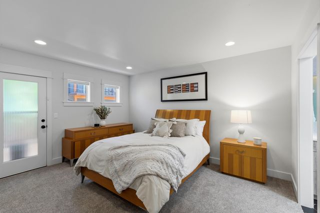 1027 NW Albany Avenue 1&2, Bend, OR 97703