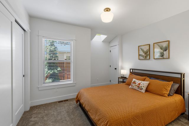 1027 NW Albany Avenue 1&2, Bend, OR 97703
