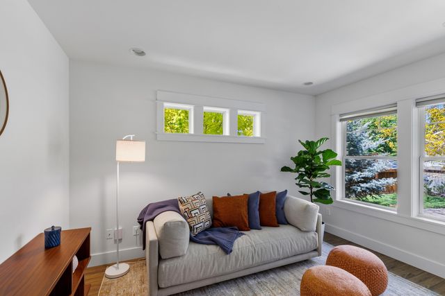 1027 NW Albany Avenue 1&2, Bend, OR 97703