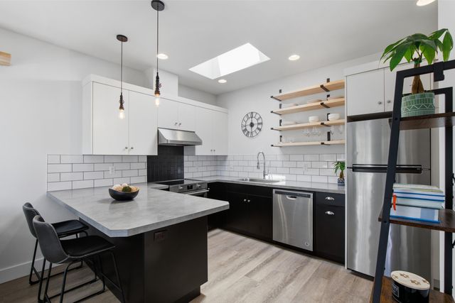 1027 NW Albany Avenue 1&2, Bend, OR 97703
