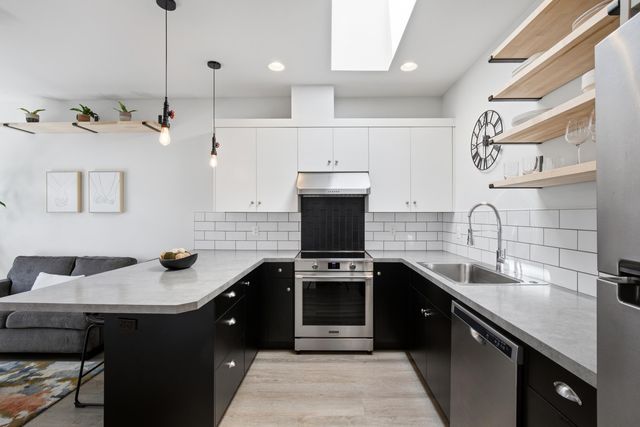 1027 NW Albany Avenue 1&2, Bend, OR 97703