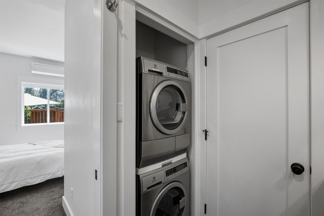 1027 NW Albany Avenue 1&2, Bend, OR 97703