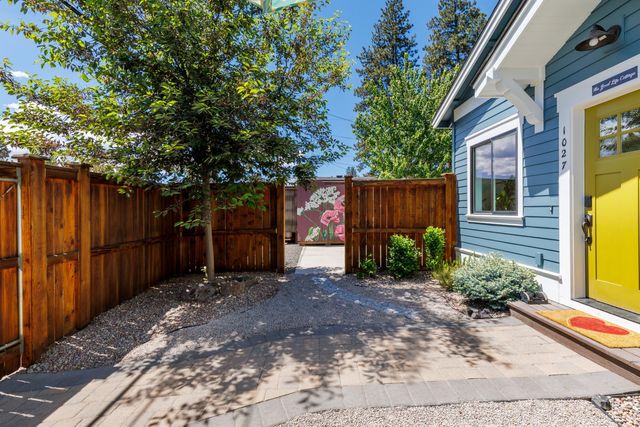 1027 NW Albany Avenue 1&2, Bend, OR 97703