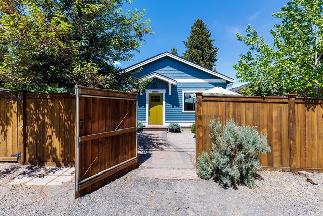 1027 NW Albany Avenue 1&2, Bend, OR 97703