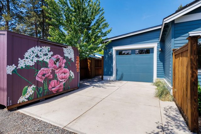 1027 NW Albany Avenue 1&2, Bend, OR 97703