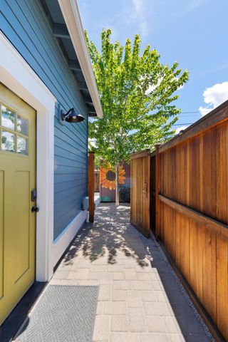 1027 NW Albany Avenue 1&2, Bend, OR 97703
