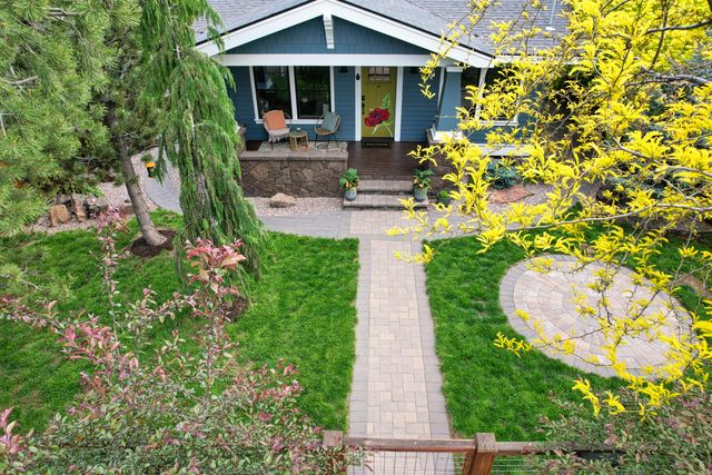 1027 NW Albany Avenue 1&2, Bend, OR 97703