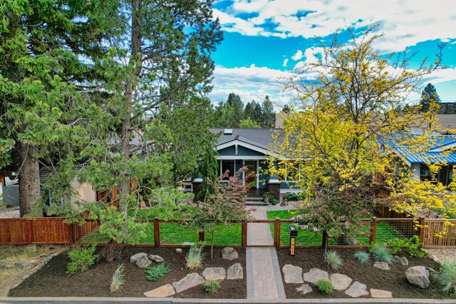 1027 NW Albany Avenue 1&2, Bend, OR 97703