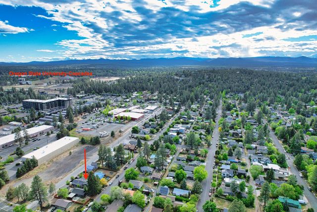 1027 NW Albany Avenue 1&2, Bend, OR 97703