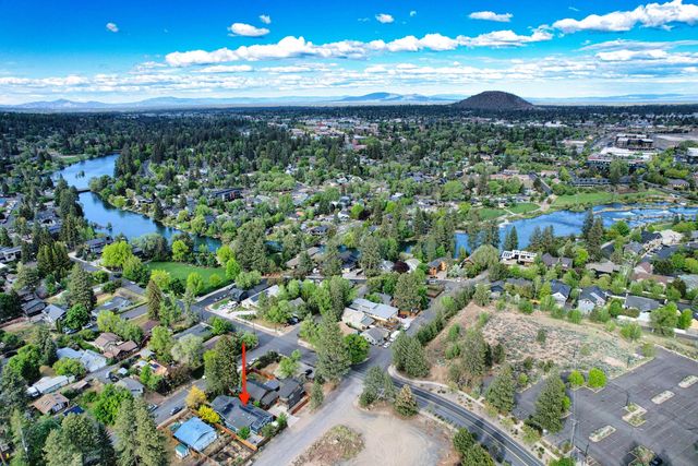 1027 NW Albany Avenue 1&2, Bend, OR 97703