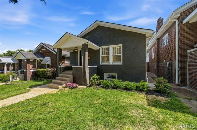 4050 McDonald Avenue, St Louis, MO 63116