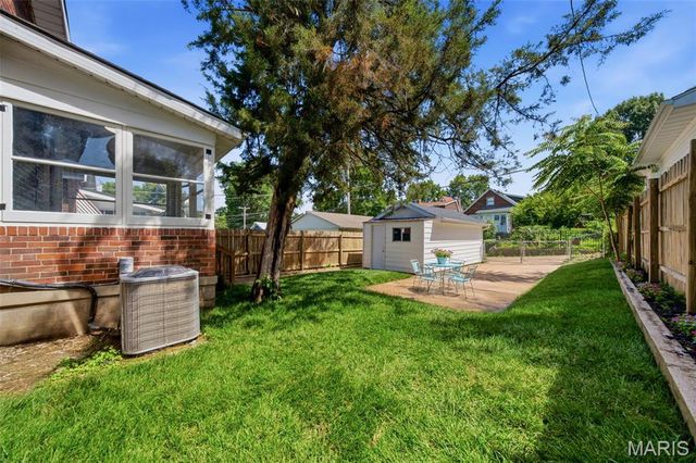 4050 McDonald Avenue, St Louis, MO 63116