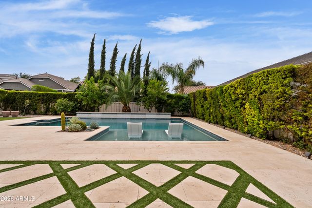 2697 E JAMES Street, Gilbert, AZ 85296