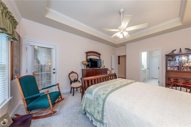 48 Turtle Point LN, Hartfield, VA 23071