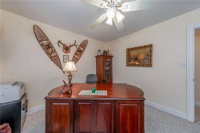 48 Turtle Point LN, Hartfield, VA 23071