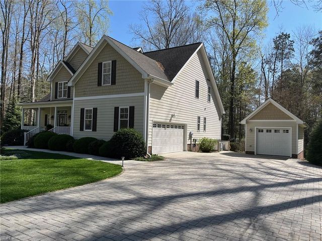 48 Turtle Point LN, Hartfield, VA 23071