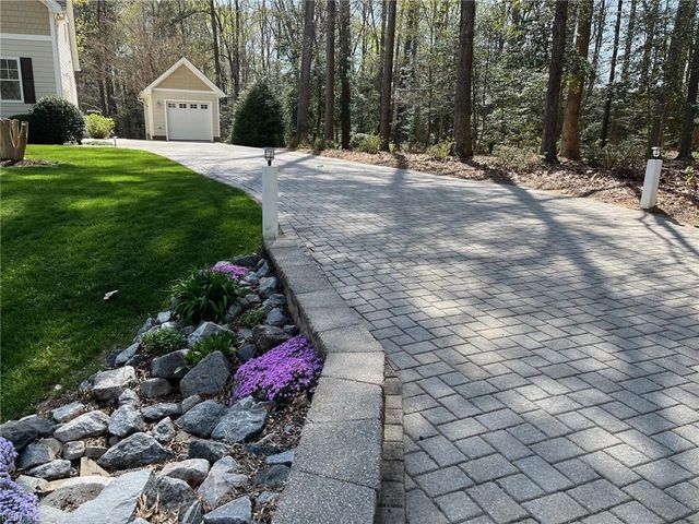 48 Turtle Point LN, Hartfield, VA 23071