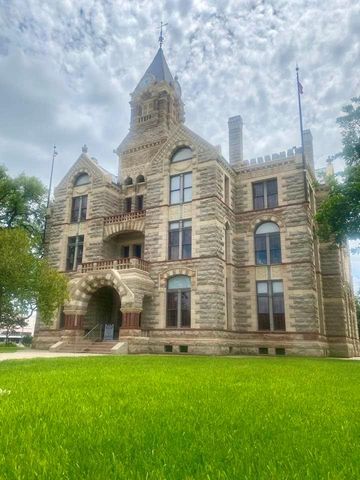 645 & 643 N Monroe Street, La Grange, TX 78945