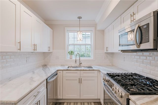 3710 Strandhill Road, Shaker Heights, OH 44122
