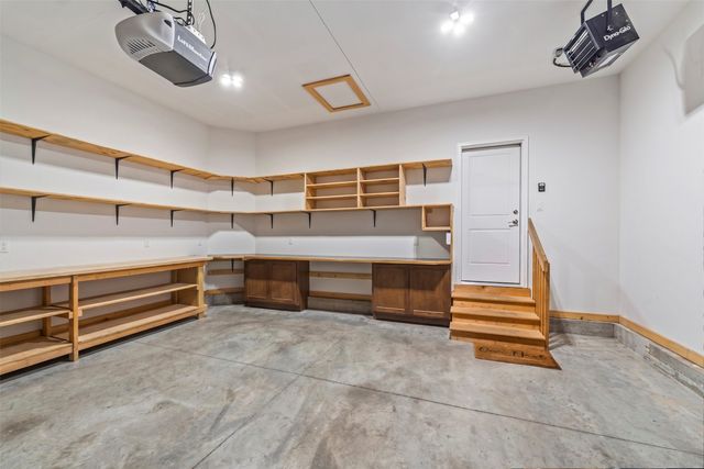 1604 Hackenberry Place, Granger, IA 50109