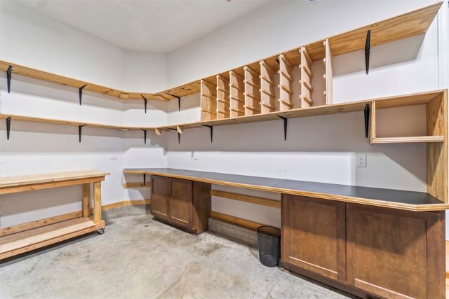 1604 Hackenberry Place, Granger, IA 50109