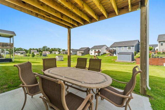 1604 Hackenberry Place, Granger, IA 50109