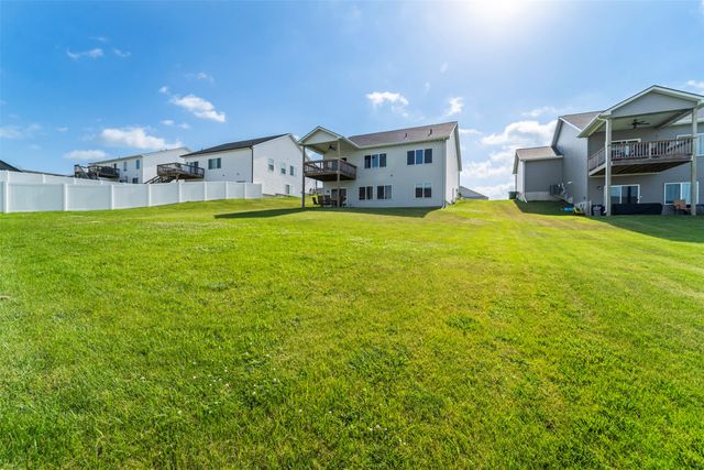1604 Hackenberry Place, Granger, IA 50109