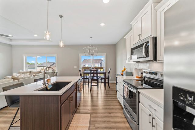 1604 Hackenberry Place, Granger, IA 50109