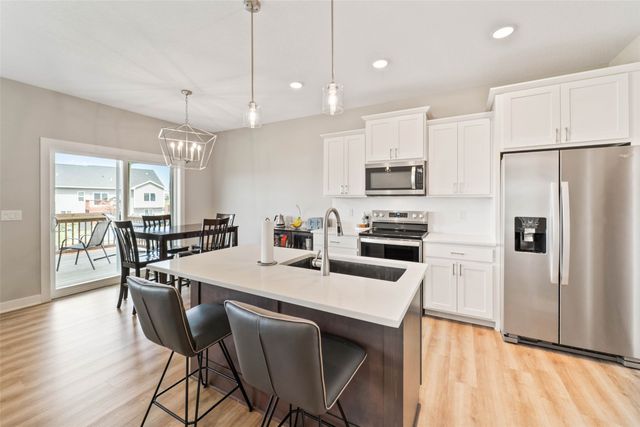 1604 Hackenberry Place, Granger, IA 50109